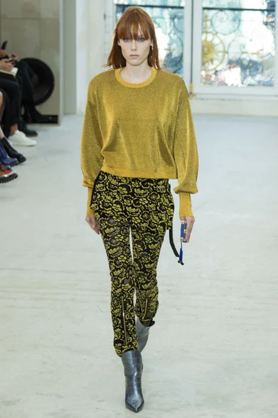 Look 43